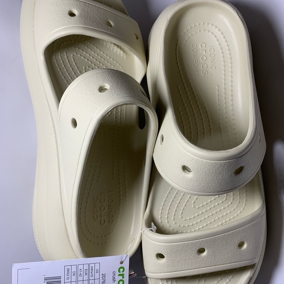 NWT Unisex Iconic Crocs Cream Slide Sandals. NWT  unisex M8/W10. Platform style - Picture 1 of 5